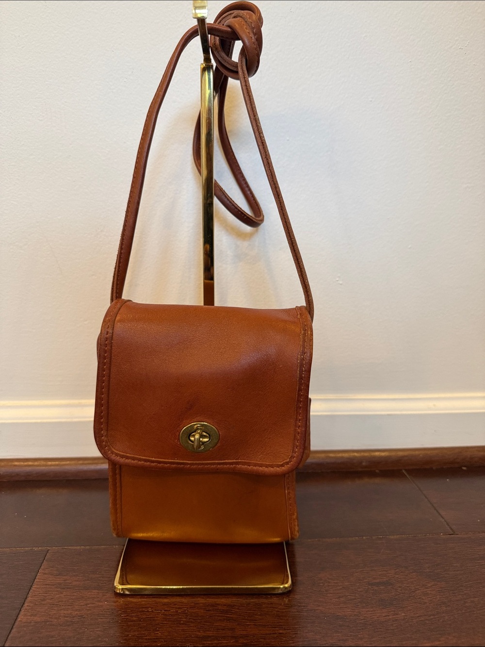 Vintage Coach Scooter Crossbody Leather Bag
